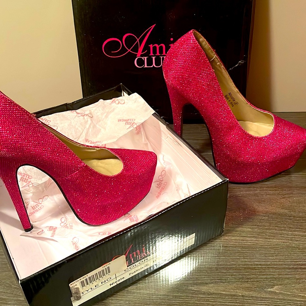 Brand New Fuchsia Pumps Women’s Size 8